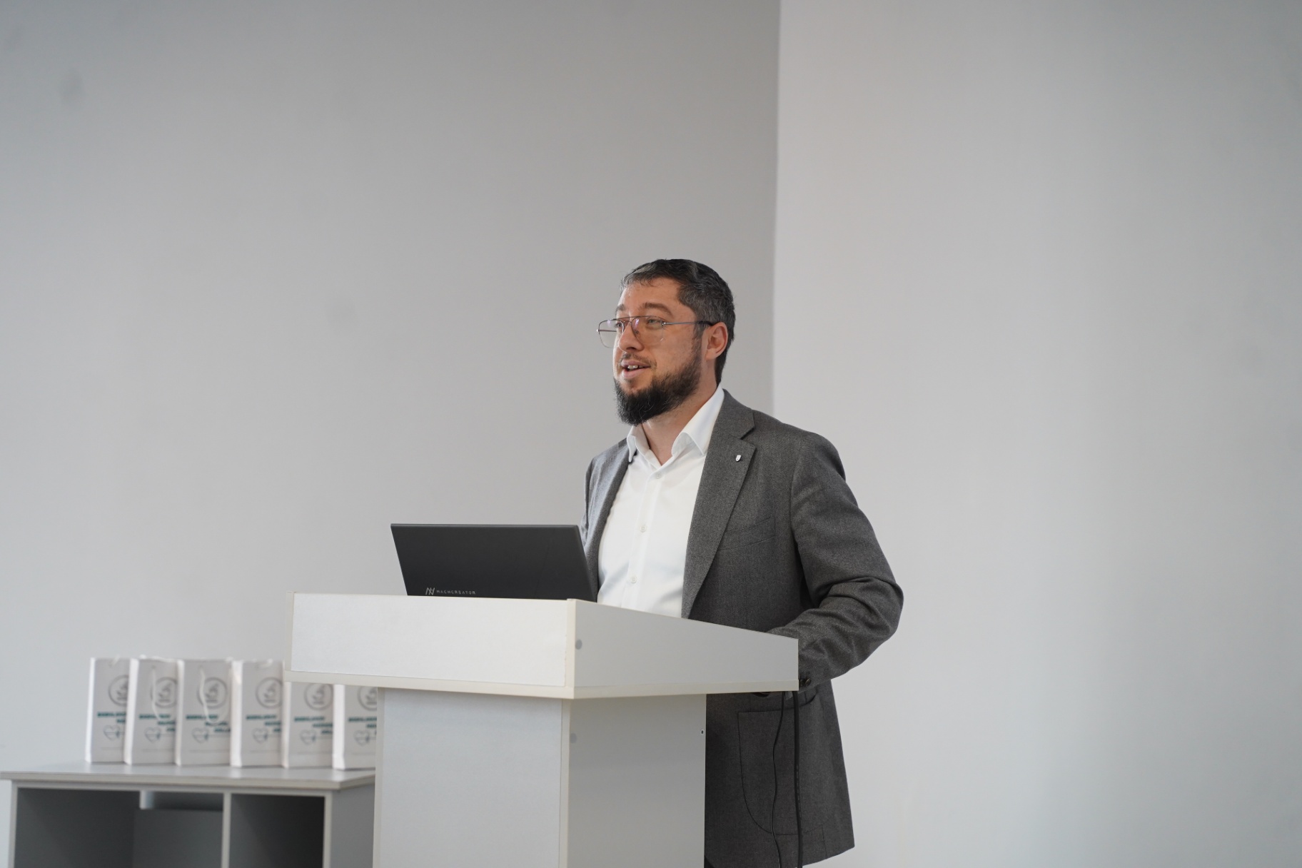 «Наш общий дом — Россия». В Махачкале говорили о единстве народов и роли молодёжи в будущем страны